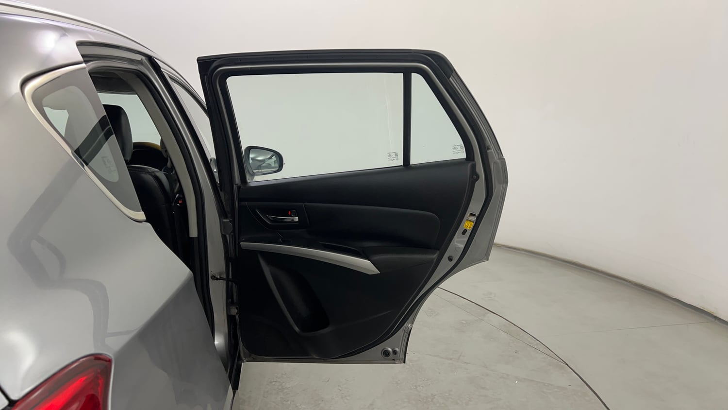 Used 2015 Maruti Suzuki S-Cross Alpha 1.6 Diesel Manual interior RIGHT REAR DOOR OPEN VIEW