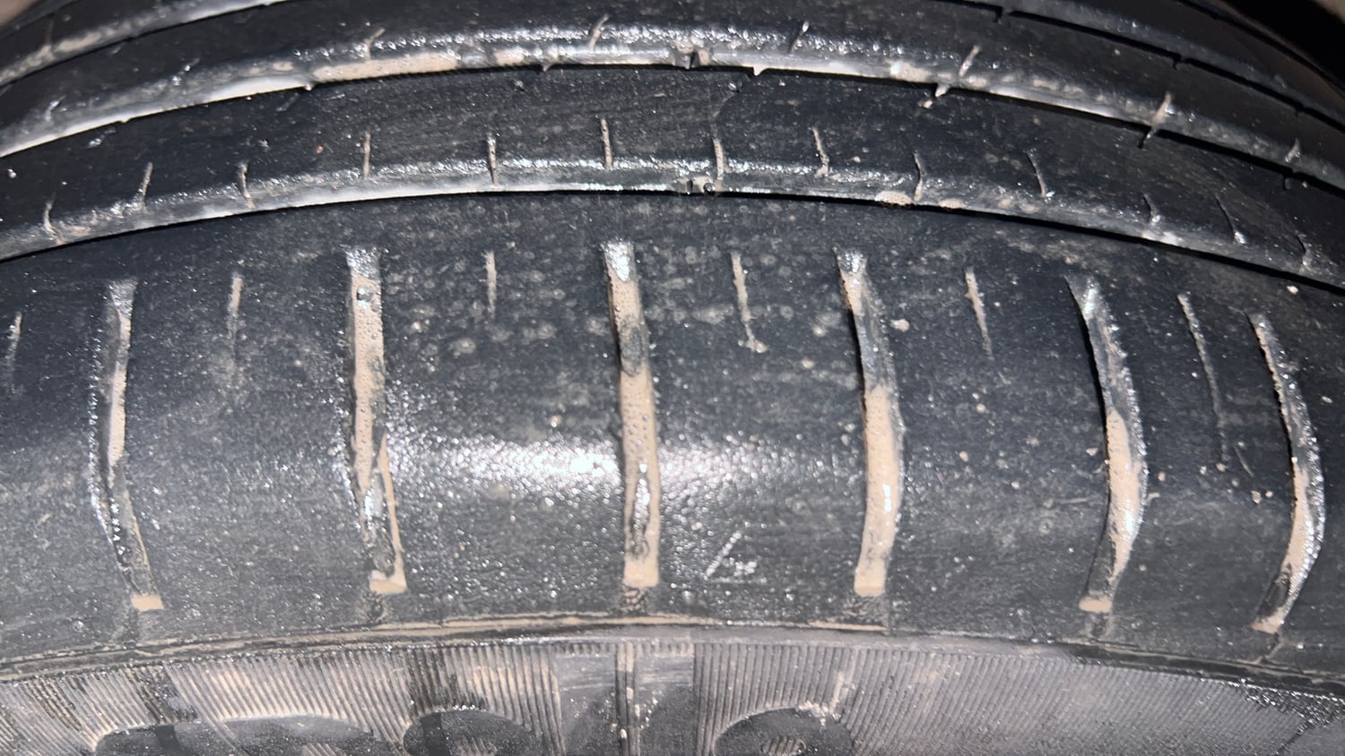 Used 2021 Maruti Suzuki Baleno Alpha Automatic Petrol Automatic tyres LEFT FRONT TYRE TREAD VIEW