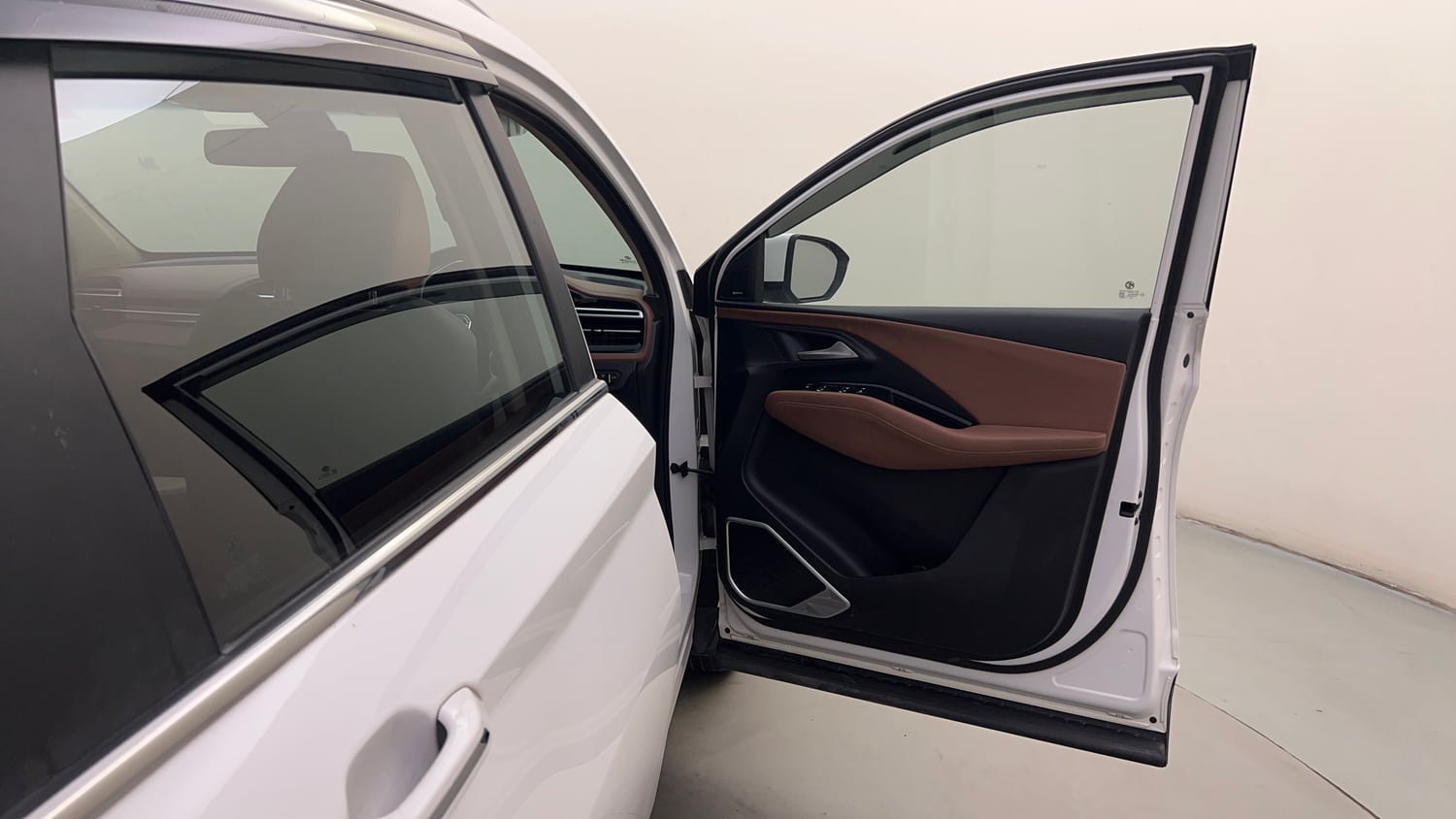 Used 2023 MG Motors Hector Plus Sharp Pro 2.0 Turbo Diesel 6 STR Diesel Manual interior RIGHT FRONT DOOR OPEN VIEW