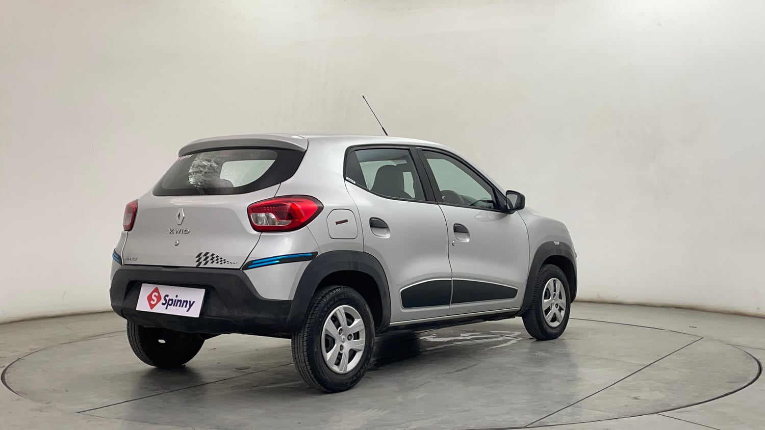 Used 2016 Renault Kwid RXT Petrol Manual exterior RIGHT REAR CORNER VIEW