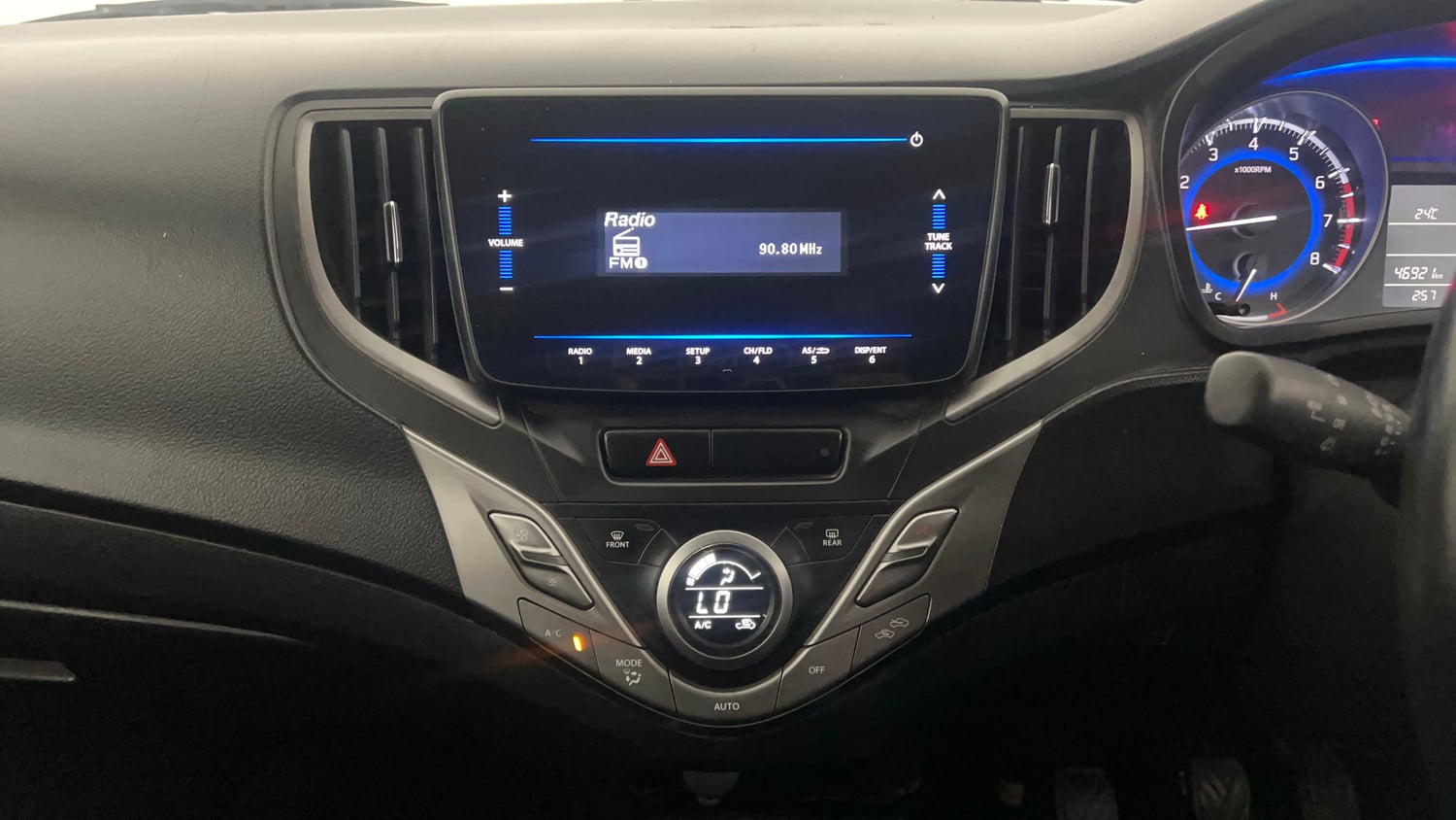 Used 2019 Maruti Suzuki Baleno Delta Petrol Manual interior MUSIC SYSTEM & AC CONTROL VIEW