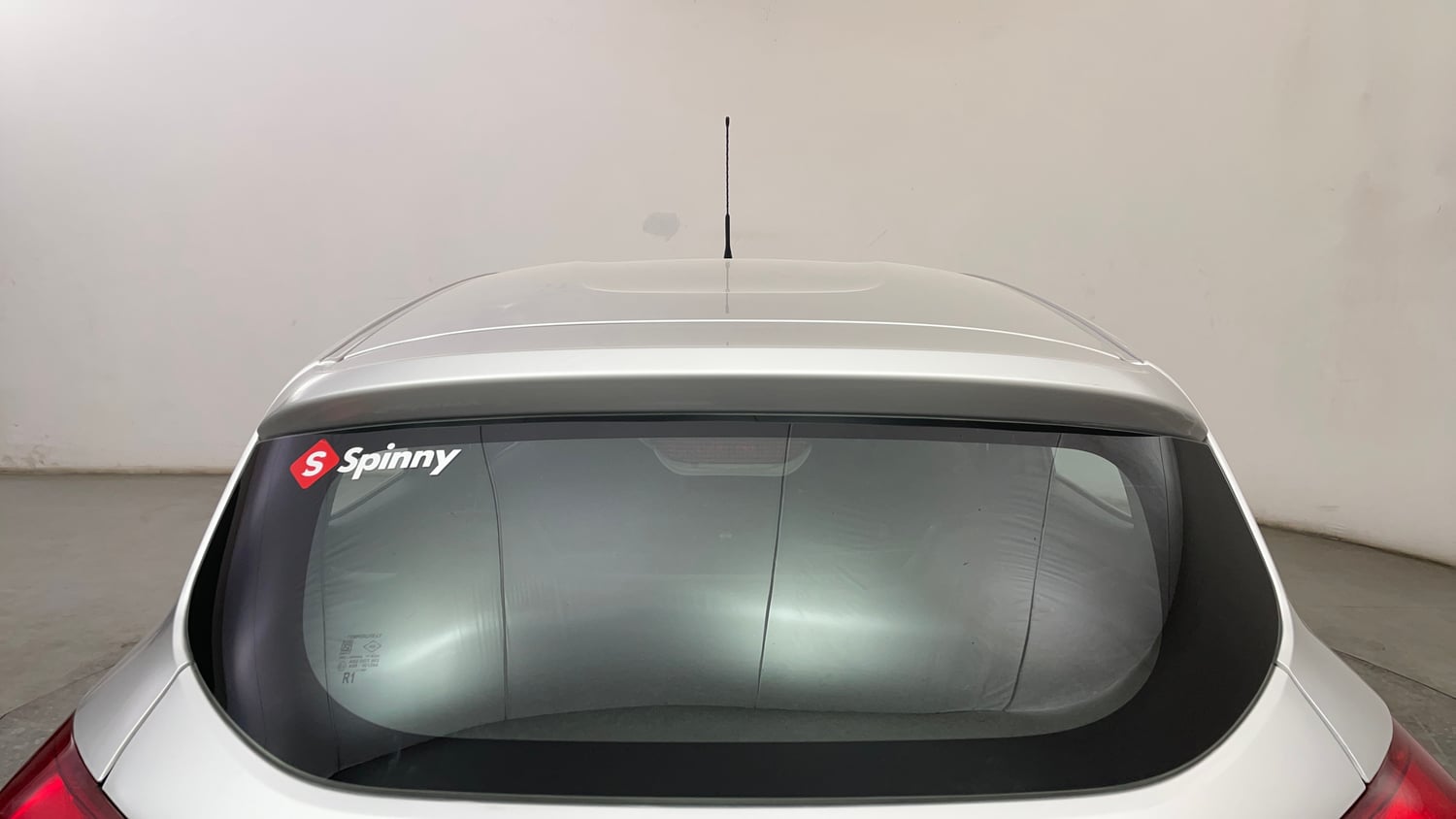Used 2016 Renault Kwid RXT Petrol Manual exterior BACK WINDSHIELD VIEW