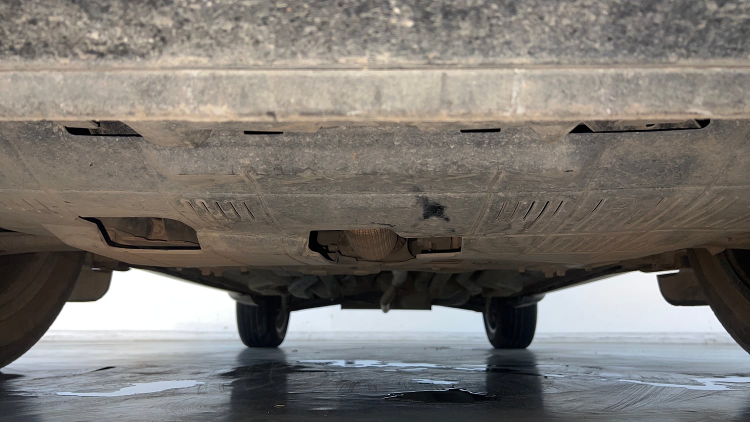 Used 2022 Jeep Compass Model S (O) 1.4 Petrol DCT Petrol Automatic extra FRONT LEFT UNDERBODY VIEW