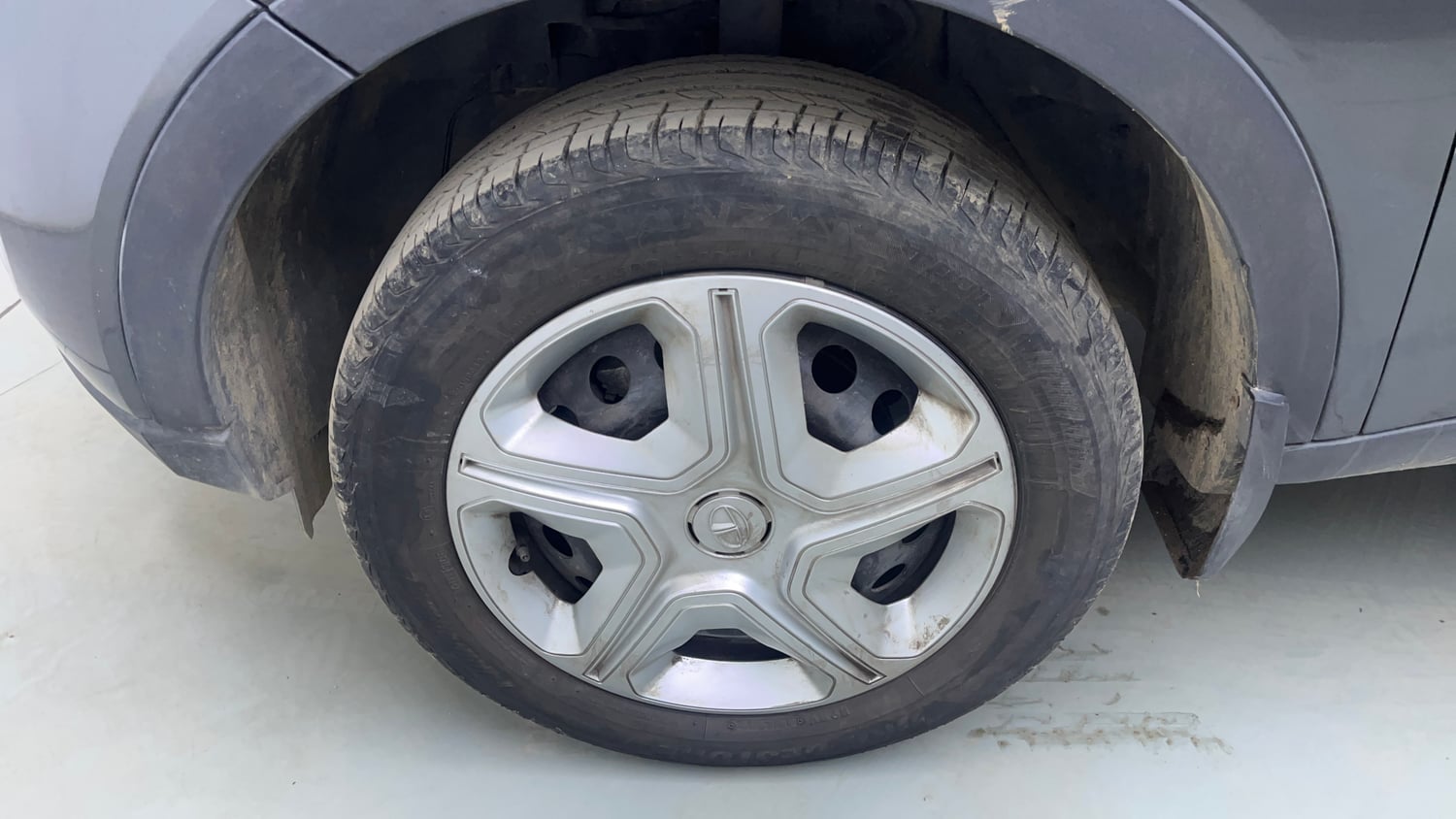 Used 2022 Tata Nexon XM Plus (S) Petrol Manual tyres LEFT FRONT TYRE RIM VIEW