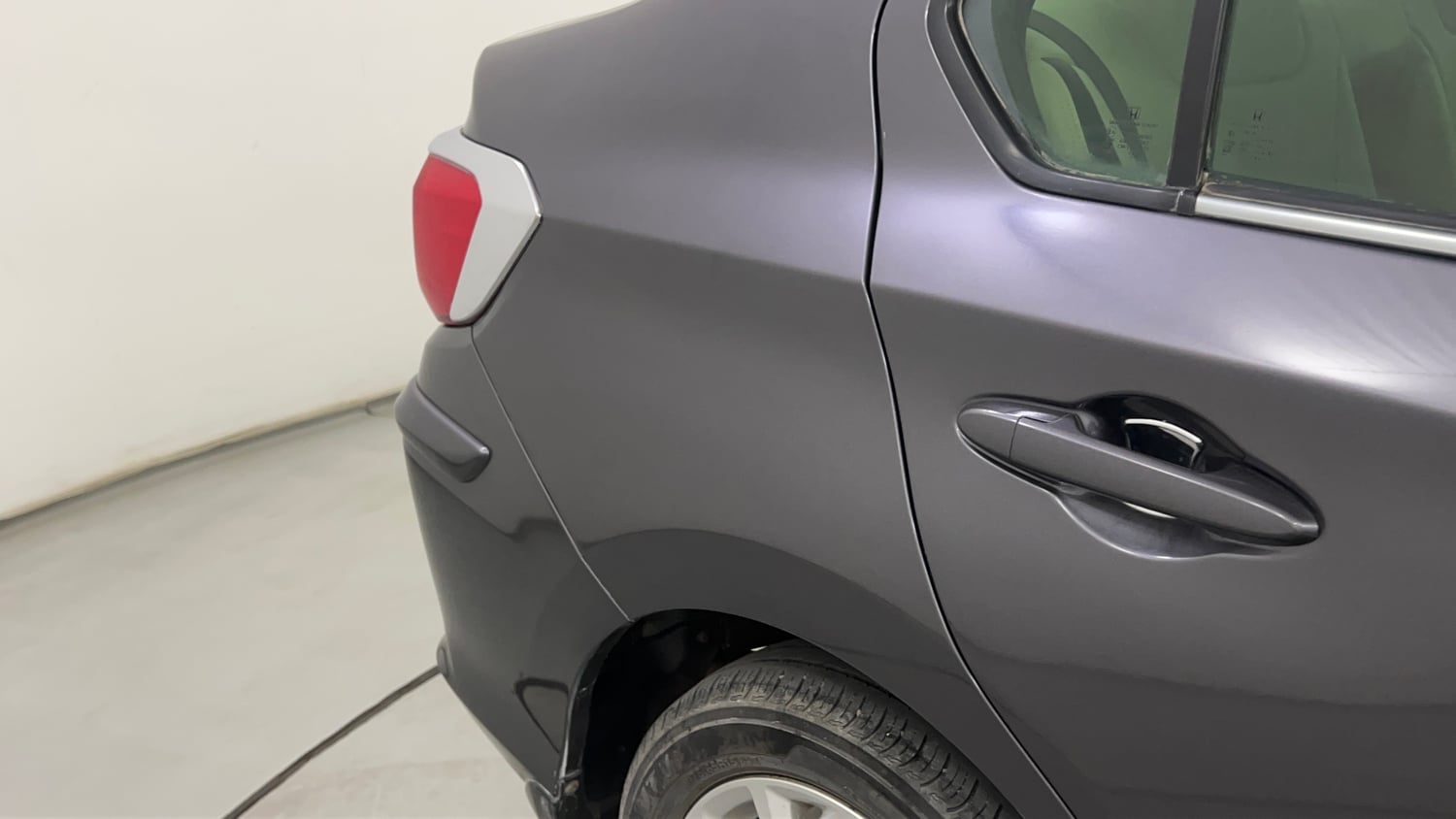 Used 2021 Honda Amaze 1.2 VX CVT Petrol Petrol Automatic dents MINOR SCRATCH