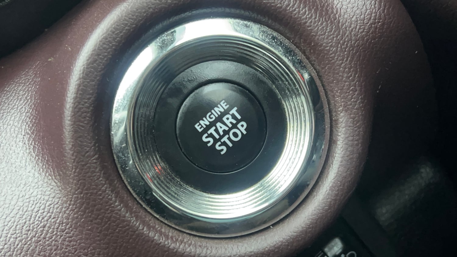 Used 2025 Maruti Suzuki Grand Vitara Delta Smart Hybrid Petrol Manual top_features Keyless start