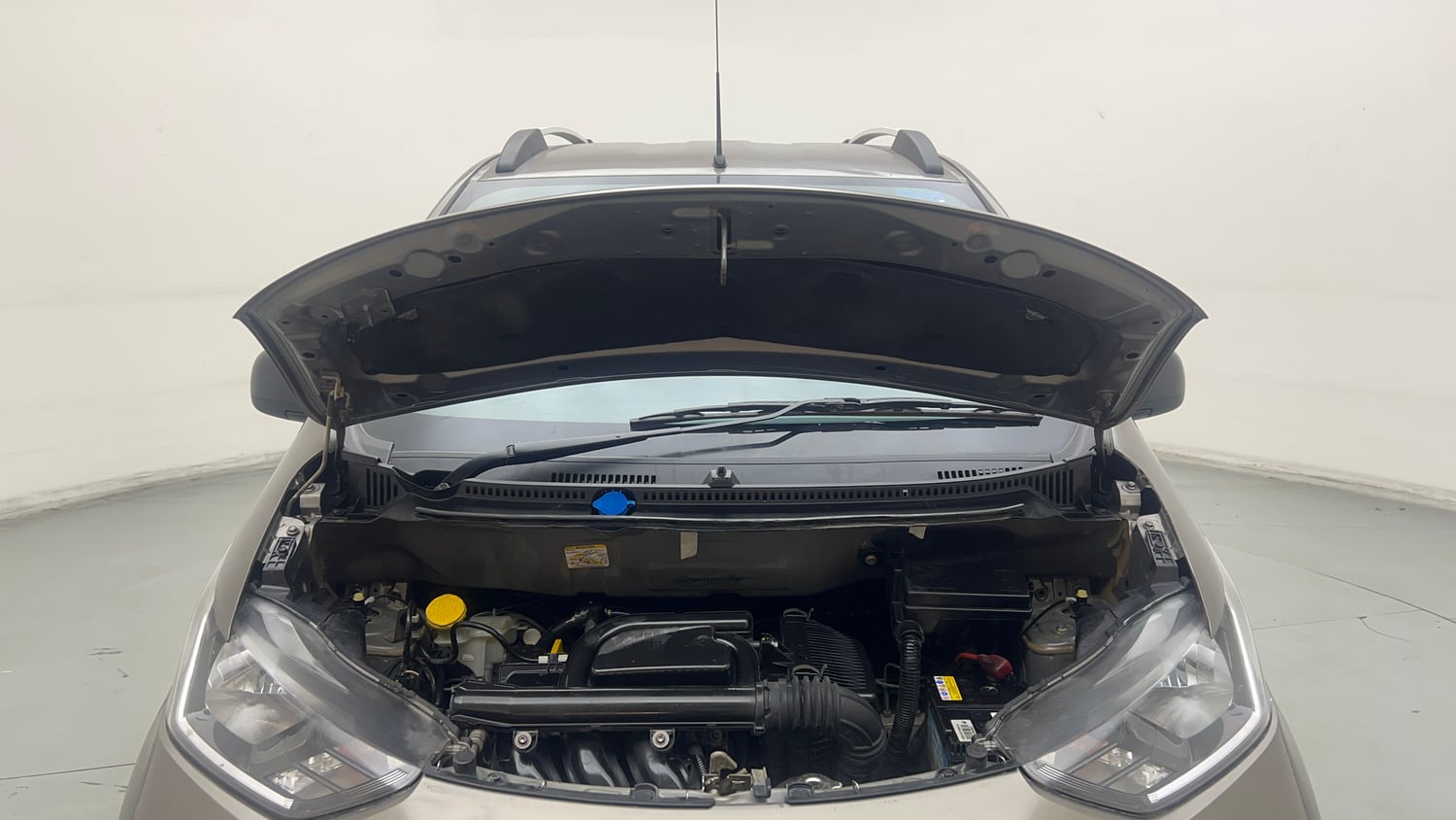 Used 2021 Datsun Redi-GO A Petrol Manual engine ENGINE & BONNET OPEN FRONT VIEW