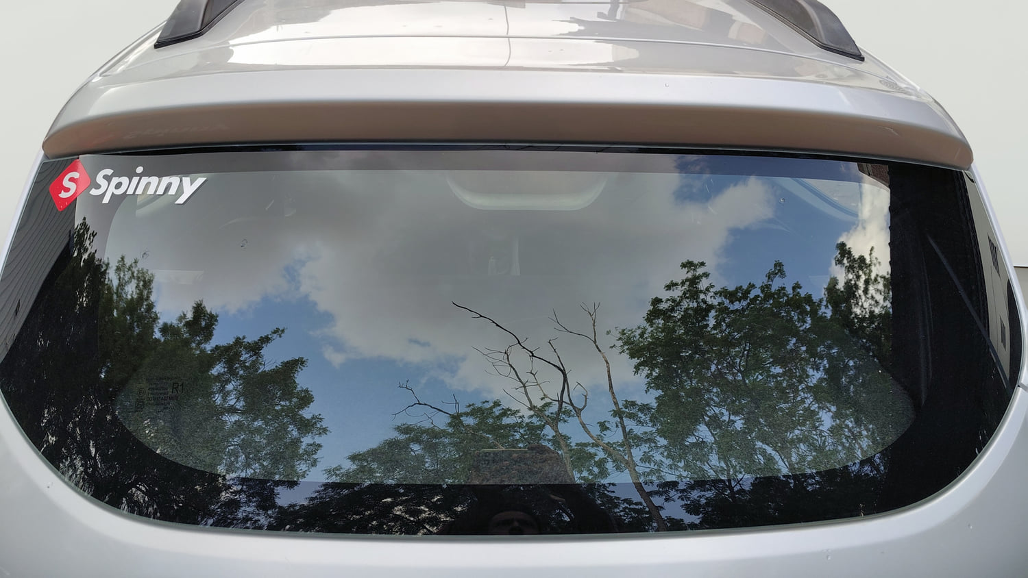 Used 2018 Renault Kwid 1.0 RXT Petrol Manual exterior BACK WINDSHIELD VIEW