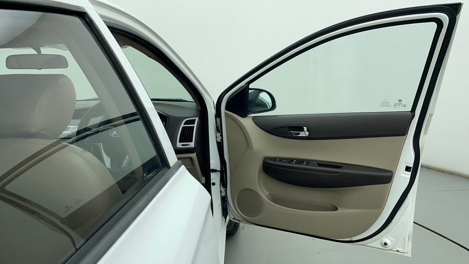 Used 2012 Hyundai i20 Asta 1.2 Petrol Manual interior RIGHT FRONT DOOR OPEN VIEW