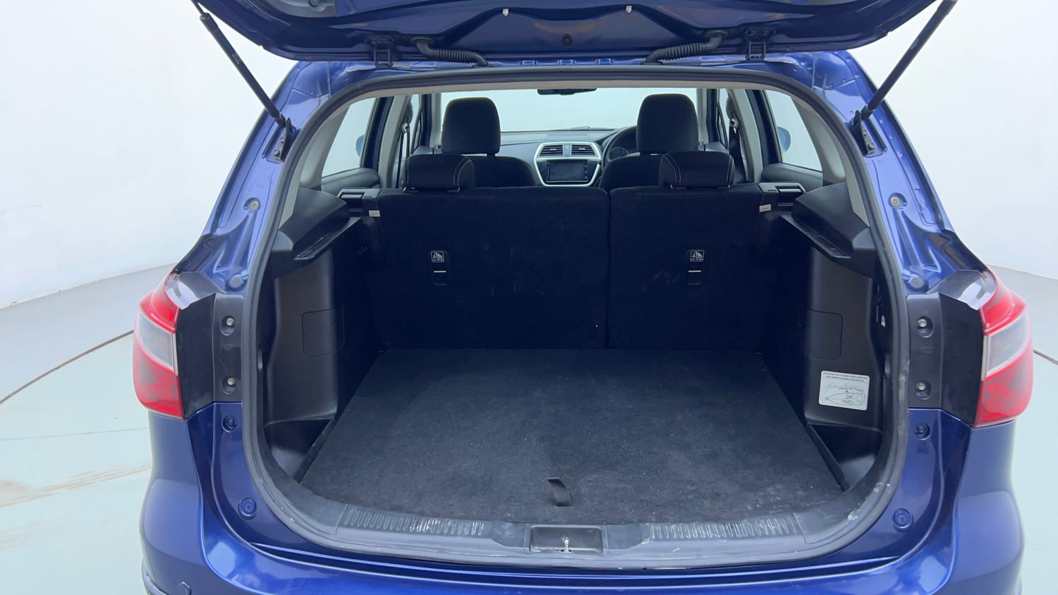 Used 2018 Maruti Suzuki S-Cross Zeta 1.3 Diesel Manual interior DICKY INSIDE VIEW