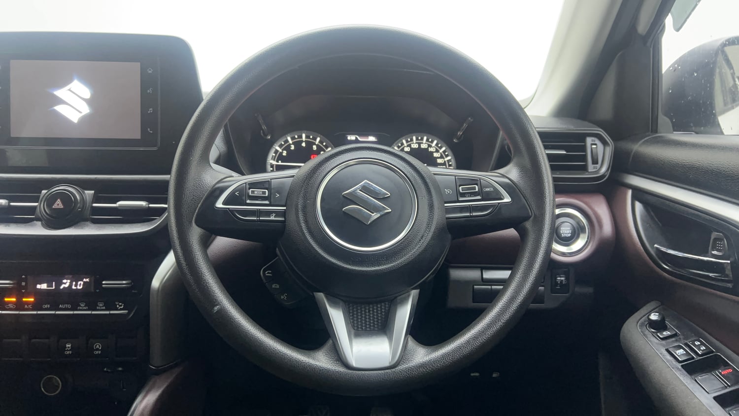 Used 2025 Maruti Suzuki Grand Vitara Delta Smart Hybrid Petrol Manual interior STEERING VIEW