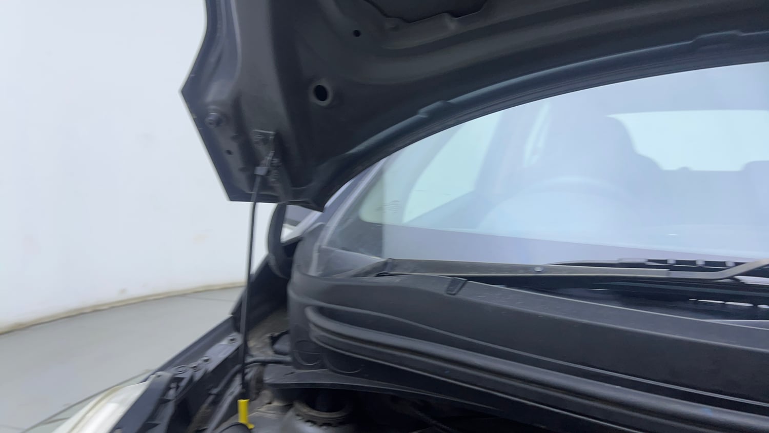 Used 2017 Hyundai Grand i10 Sportz (O) AT 1.2 Kappa VTVT Petrol Automatic engine ENGINE RIGHT SIDE HINGE & APRON VIEW
