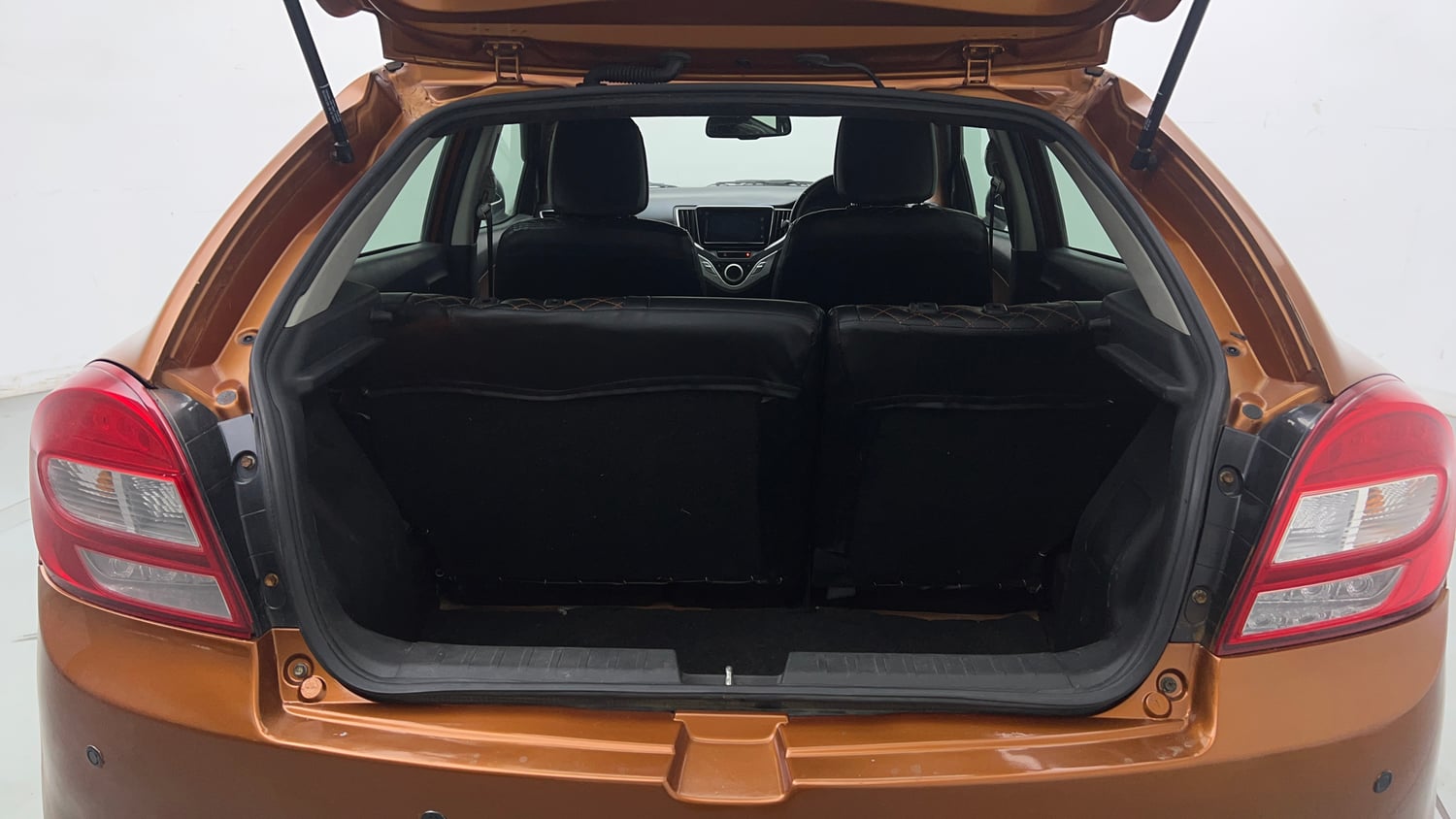 Used 2016 Maruti Suzuki Baleno Alpha 1.2 Petrol Manual interior DICKY INSIDE VIEW