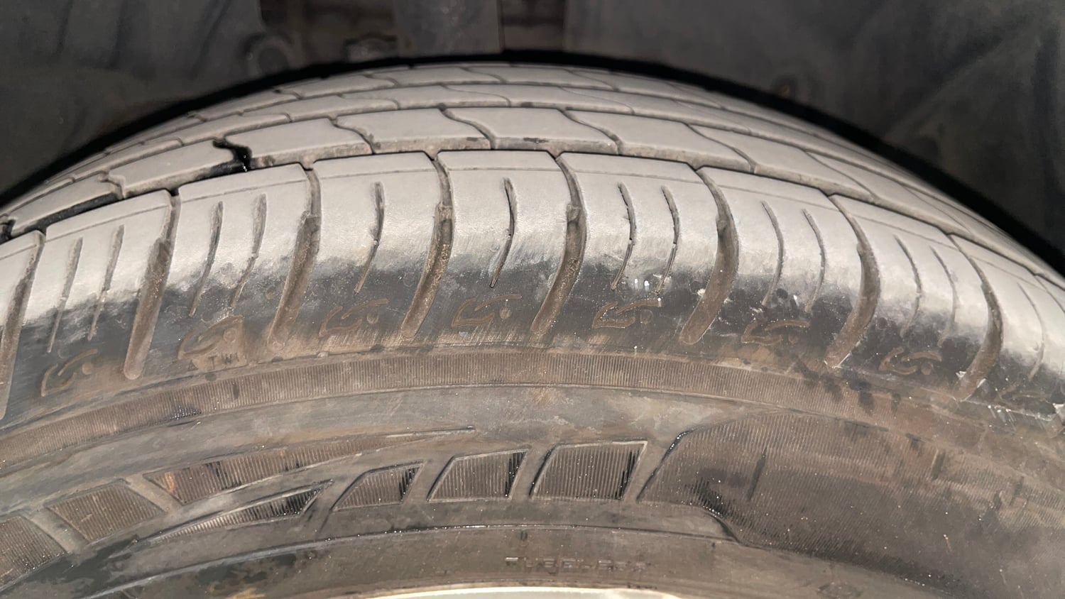 Used 2016 Ford EcoSport Titanium 1.5L TDCi Diesel Manual tyres RIGHT FRONT TYRE TREAD VIEW