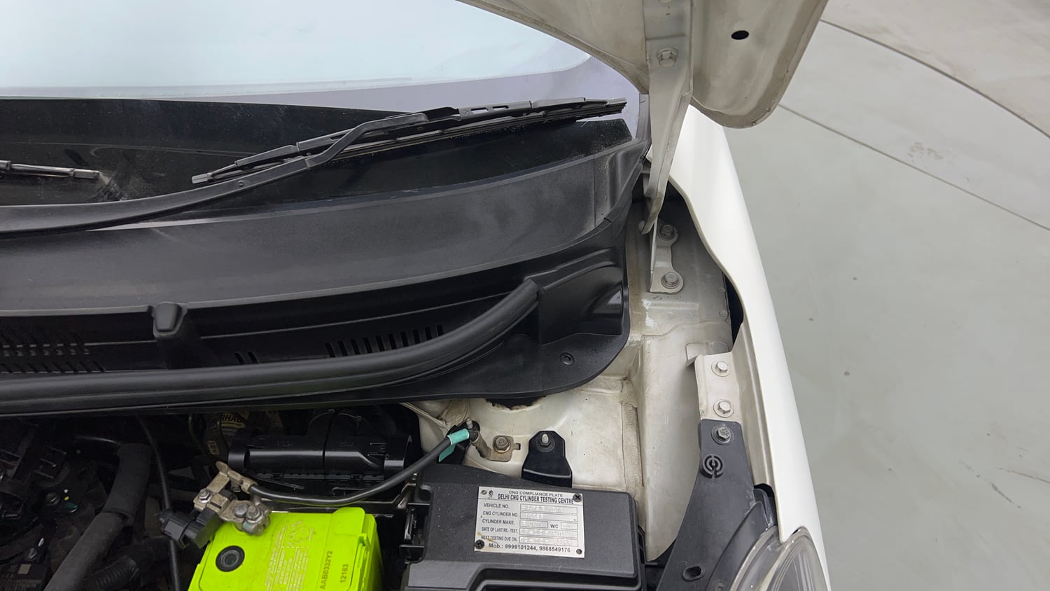 Used 2021 Hyundai Aura S 1.2 CNG Cng Manual engine ENGINE LEFT SIDE HINGE & APRON VIEW