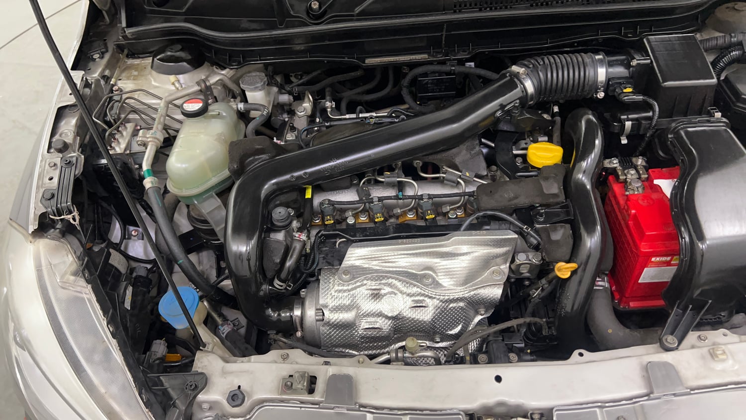 Used 2015 Maruti Suzuki S-Cross Alpha 1.6 Diesel Manual engine ENGINE RIGHT SIDE VIEW