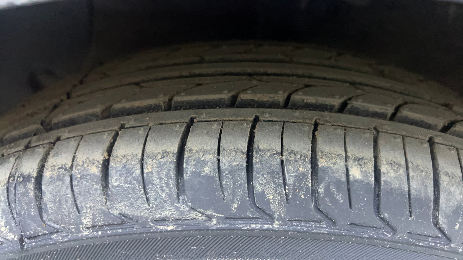 Used 2017 Hyundai Grand i10 Sportz (O) AT 1.2 Kappa VTVT Petrol Automatic tyres LEFT FRONT TYRE TREAD VIEW