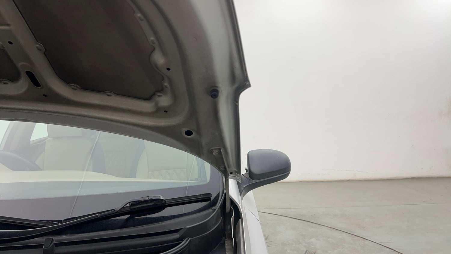 Used 2018 Hyundai Elite i20 Era 1.4 CRDi Diesel Manual engine ENGINE LEFT SIDE HINGE & APRON VIEW