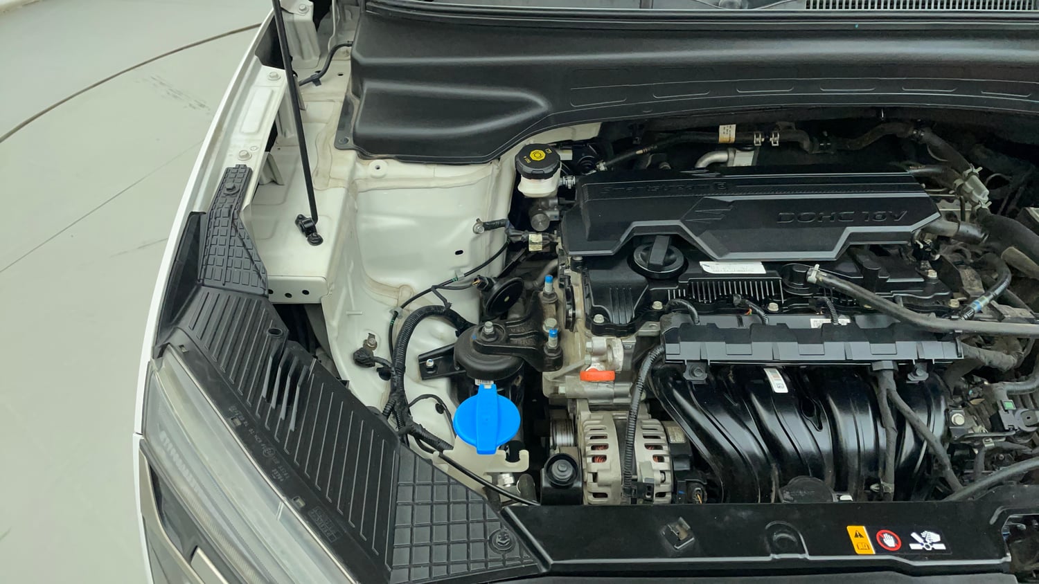 Used 2022 Hyundai Alcazar Signature 6 STR 2.0 Petrol Petrol Manual engine ENGINE RIGHT SIDE VIEW