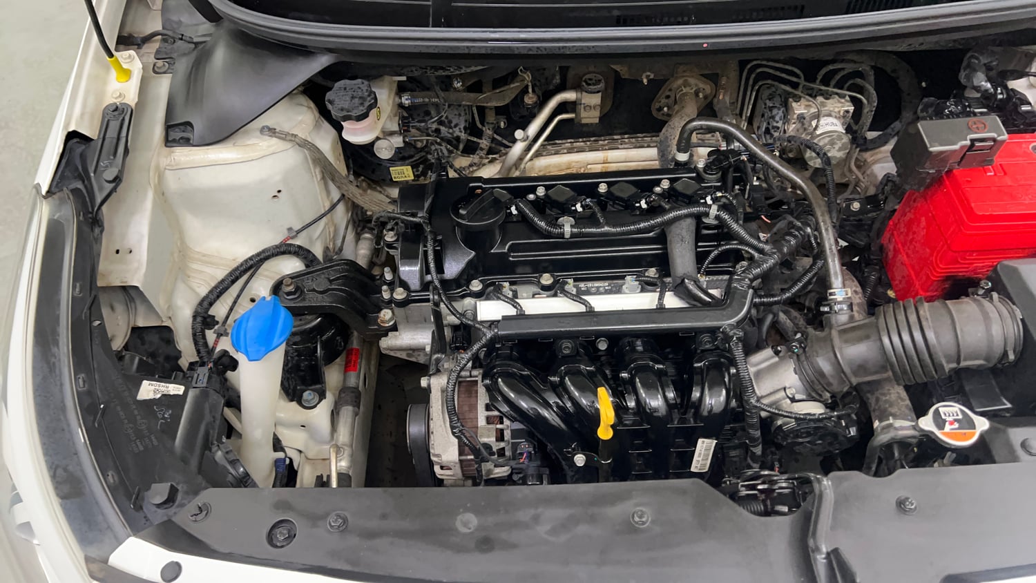 Used 2020 Hyundai Elite i20 Asta 1.2 (O) Petrol Manual engine ENGINE RIGHT SIDE VIEW