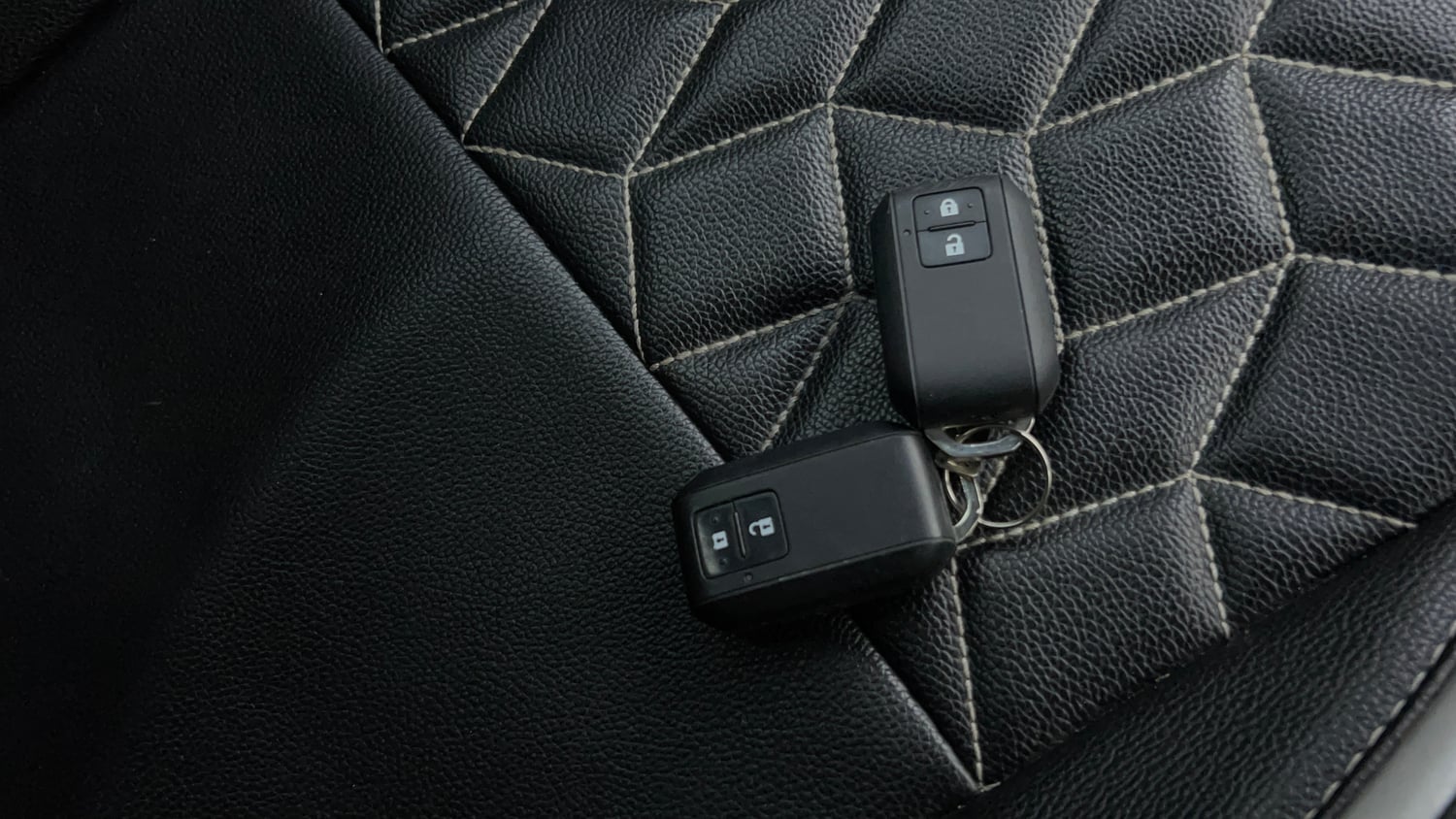 Used 2021 Maruti Suzuki Baleno Alpha Automatic Petrol Automatic extra CAR KEY VIEW