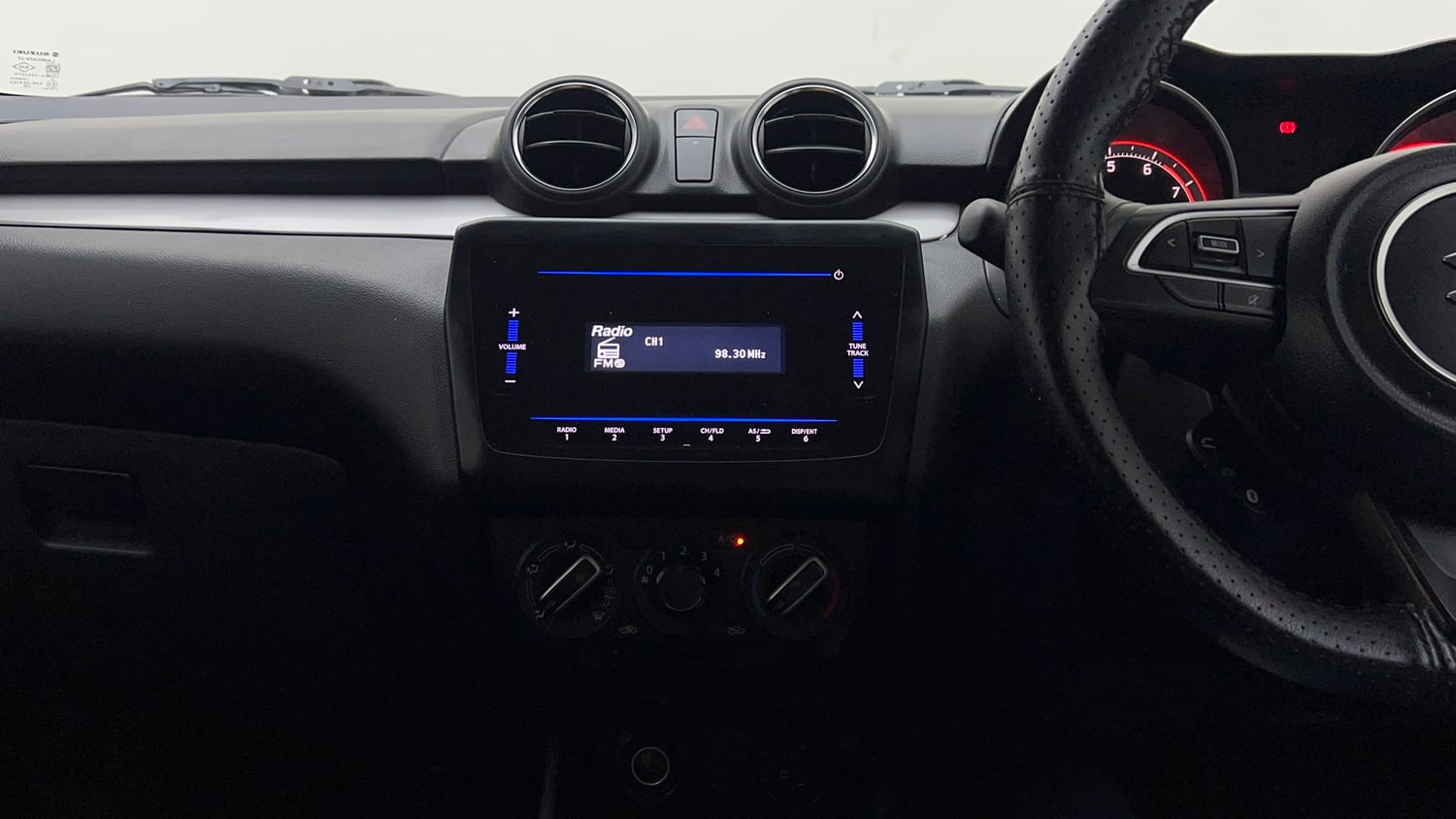 Used 2021 Maruti Suzuki Swift VXi Petrol Manual interior MUSIC SYSTEM & AC CONTROL VIEW