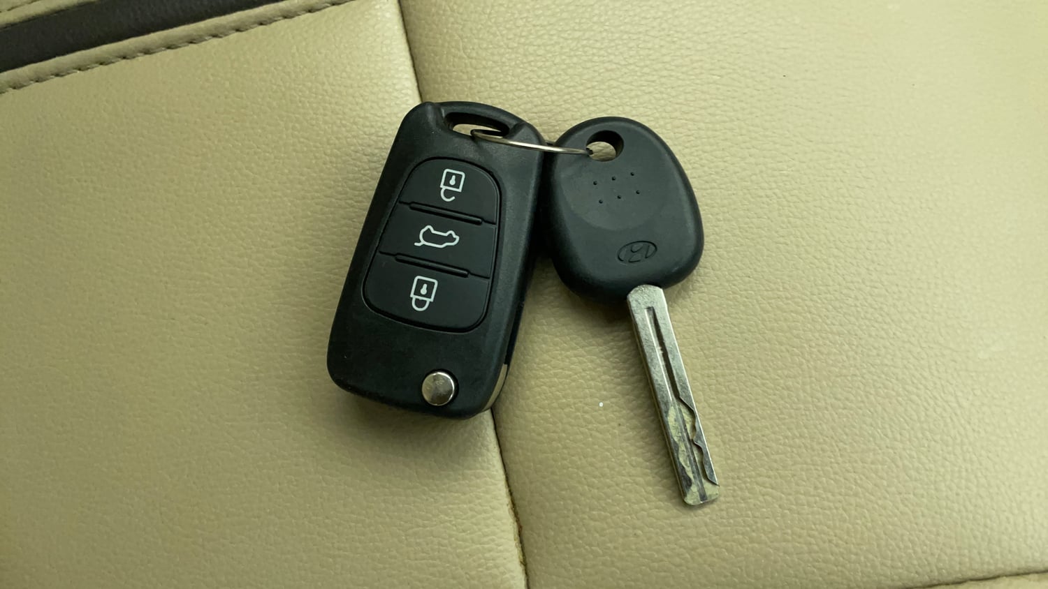 Used 2012 Hyundai i20 Asta 1.2 Petrol Manual extra CAR KEY VIEW