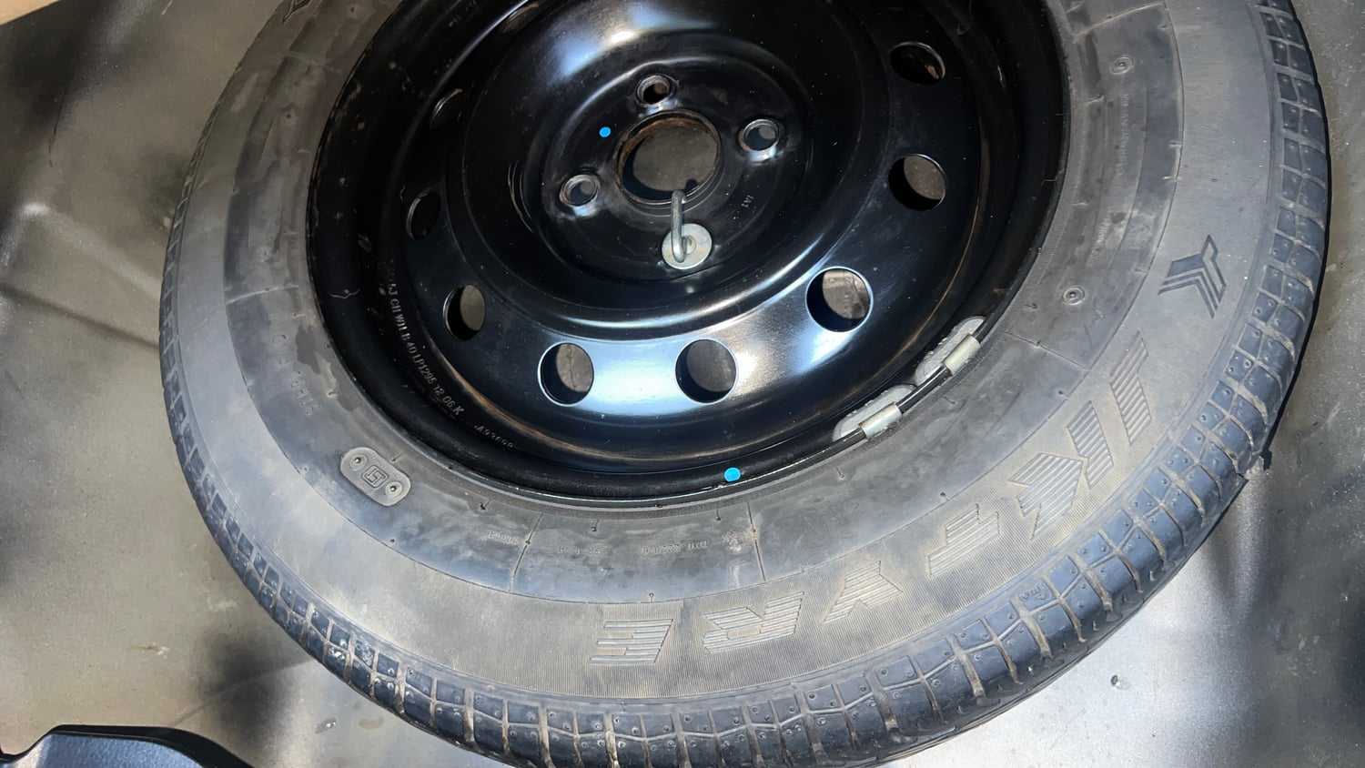 Used 2012 Maruti Suzuki Swift Dzire Automatic Petrol Automatic tyres SPARE TYRE VIEW