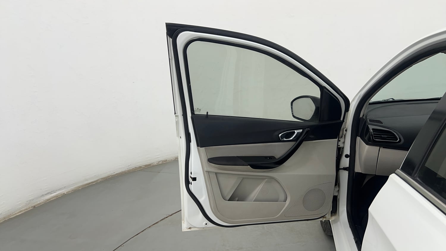 Used 2022 Tata Tigor XZ Plus CNG Cng Manual interior LEFT FRONT DOOR OPEN VIEW