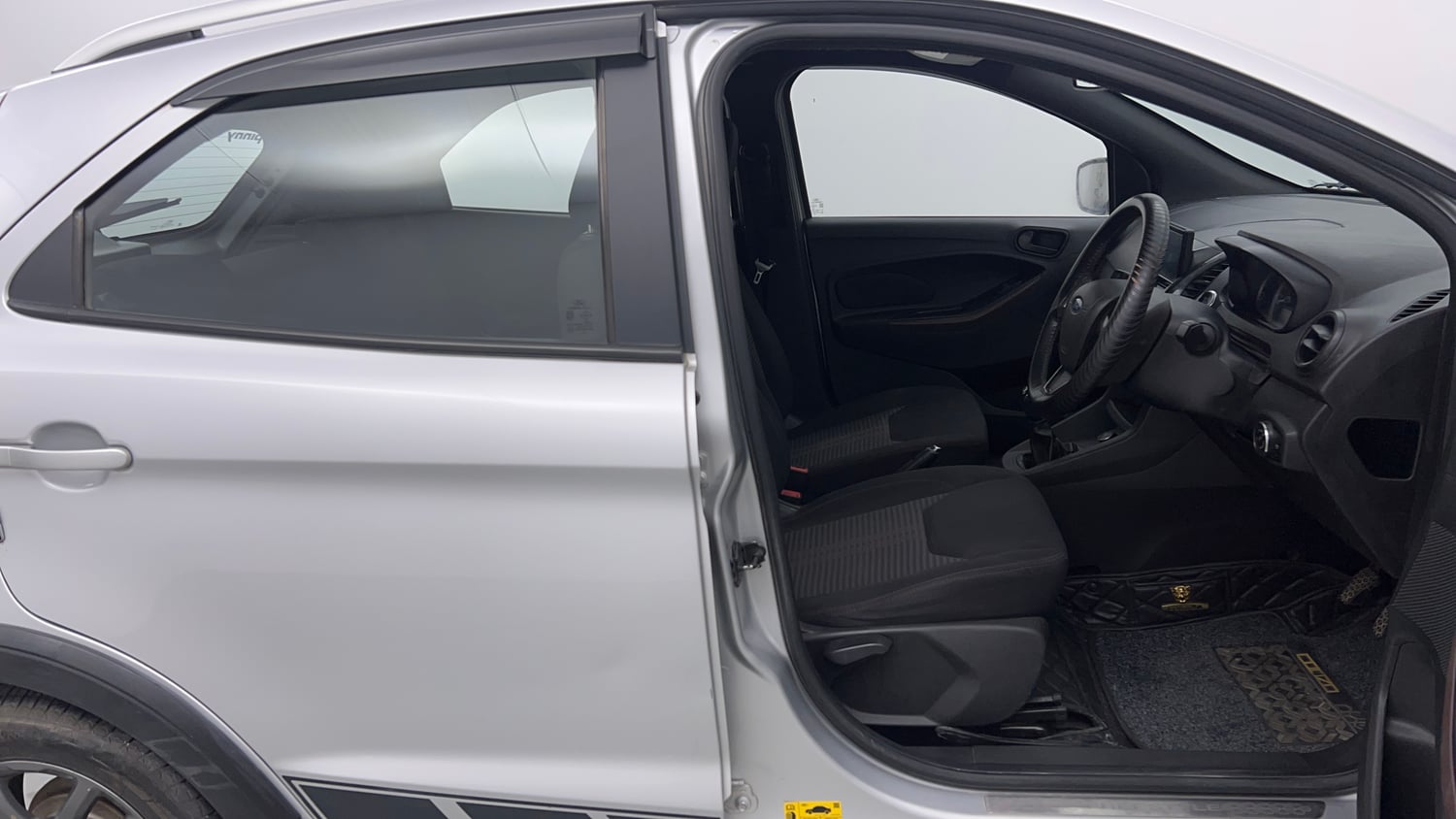 Used 2020 Ford Freestyle Titanium Plus 1.2 Ti-VCT Petrol Manual interior RIGHT SIDE FRONT DOOR CABIN VIEW