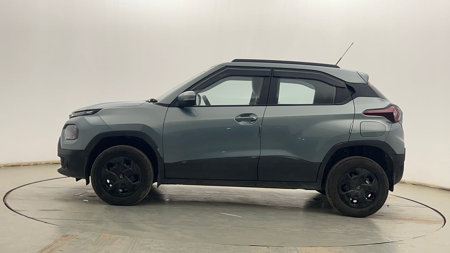 Used 2025 Tata Punch Adventure Plus Petrol Manual exterior LEFT SIDE VIEW