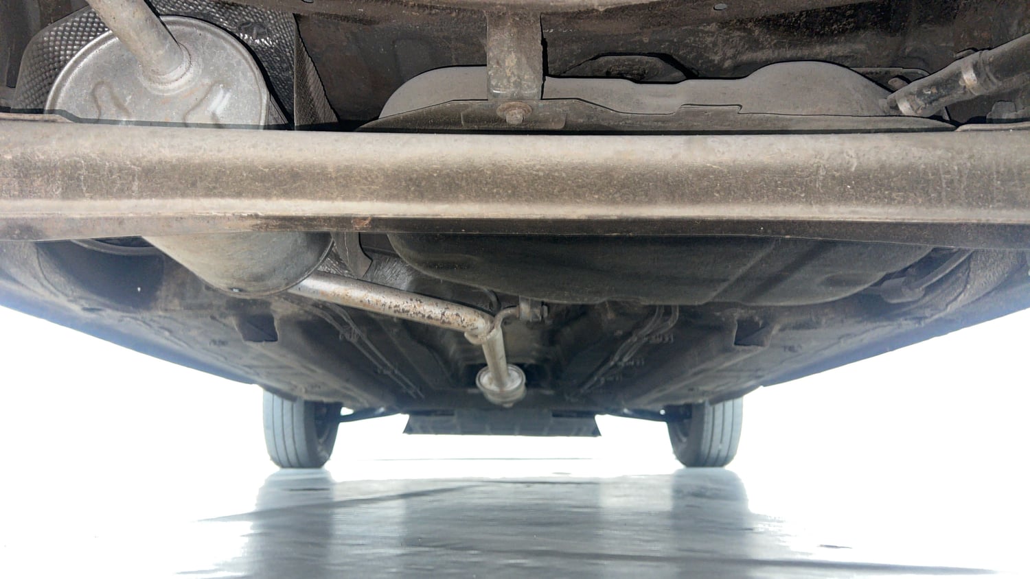 Used 2022 Renault Kwid RXT 1.0 AMT Opt Petrol Automatic extra REAR UNDERBODY VIEW (TAKEN FROM REAR)