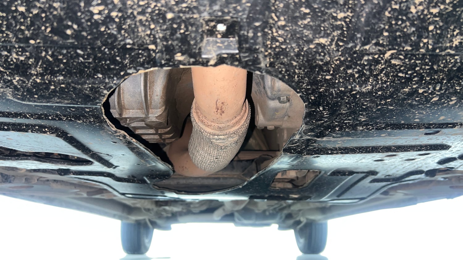 Used 2024 Mahindra XUV 3XO AX5 1.5 Diesel Diesel Manual extra FRONT LEFT UNDERBODY VIEW