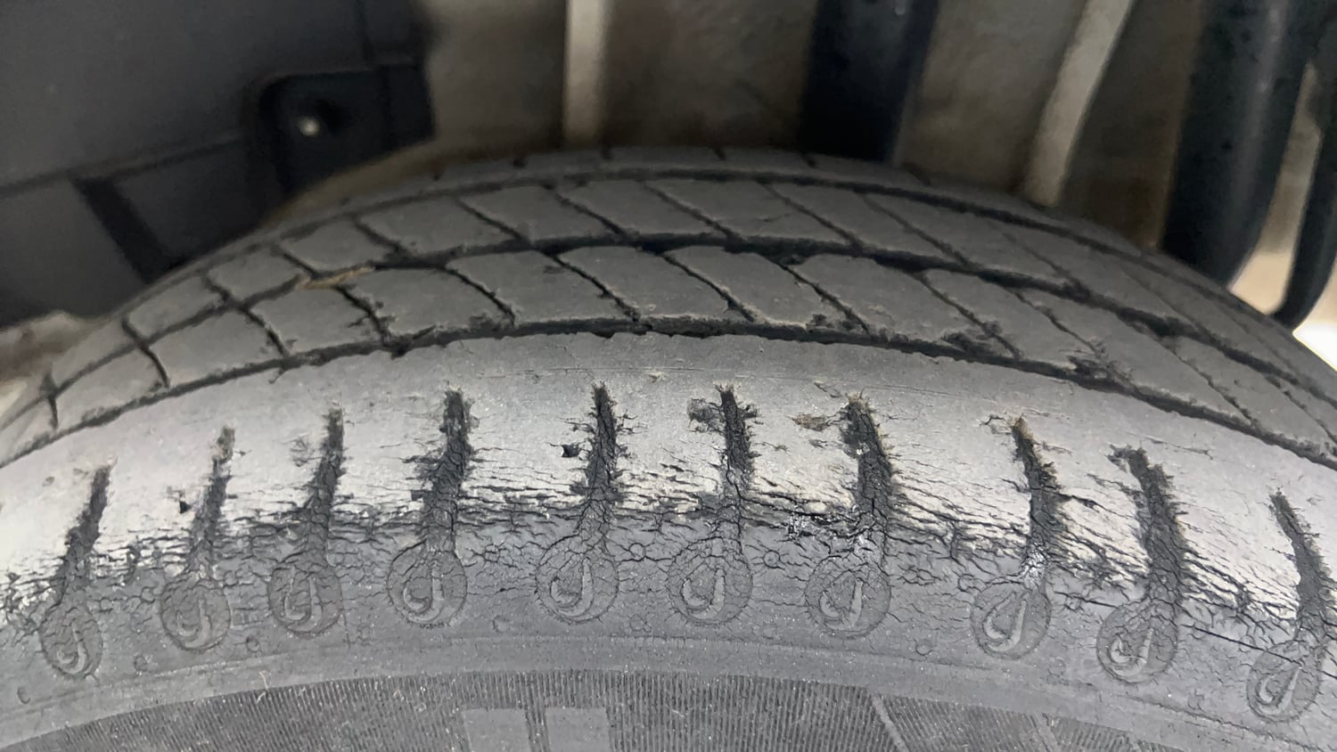 Used 2022 Tata Tigor XZ Plus CNG Cng Manual tyres LEFT REAR TYRE TREAD VIEW