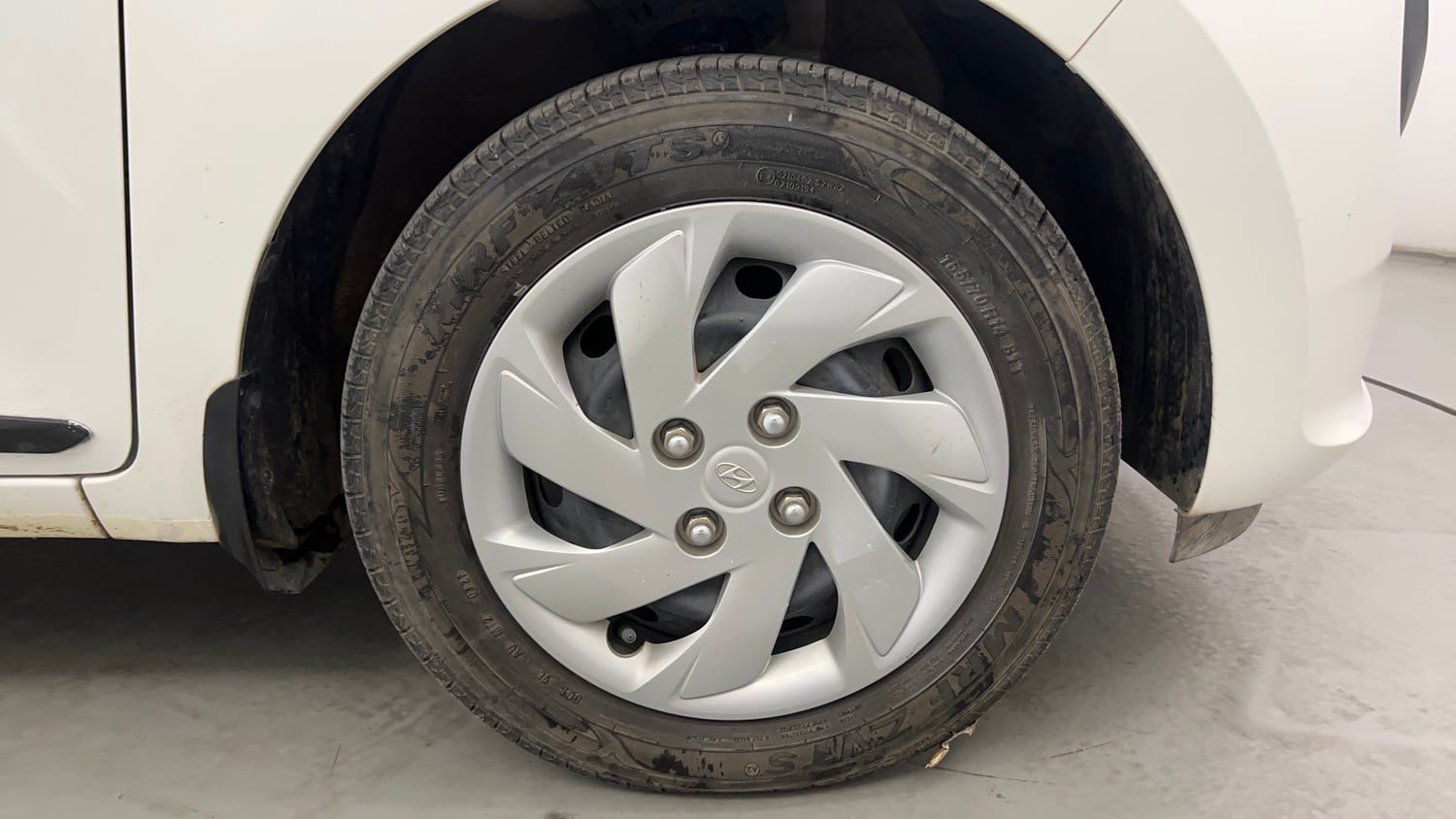 Used 2021 Hyundai Santro Asta Petrol Manual tyres RIGHT FRONT TYRE RIM VIEW
