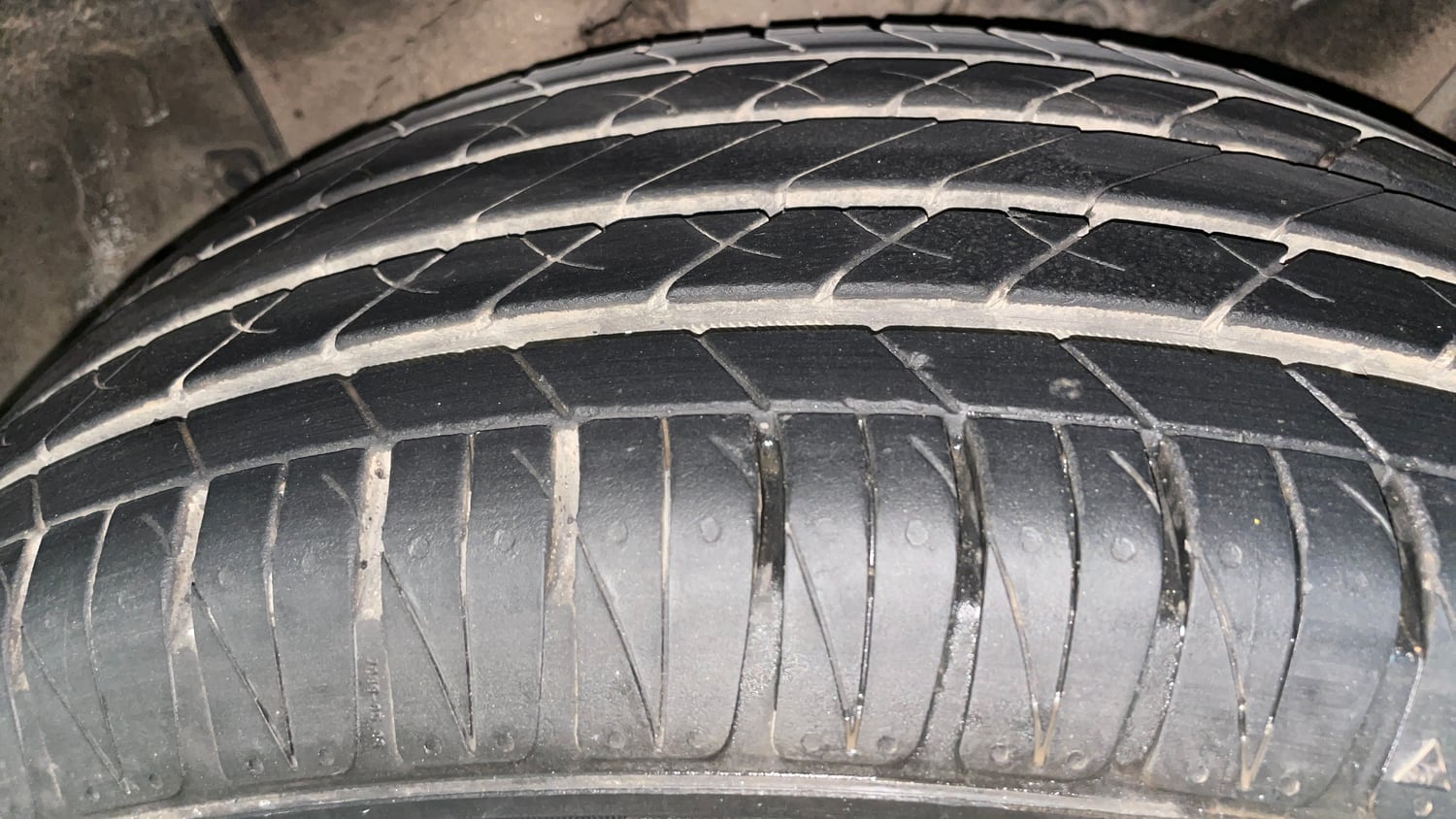 Used 2020 Hyundai Venue SX (O) 1.0 Turbo iMT Petrol Manual tyres LEFT REAR TYRE TREAD VIEW