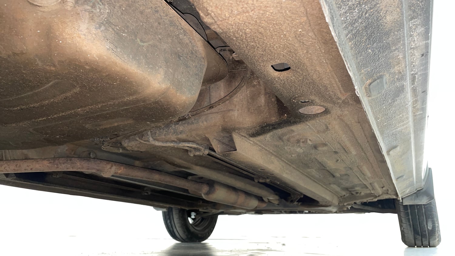 Used 2023 Renault Triber RXZ EASY-R AMT Petrol Automatic extra REAR RIGHT UNDERBODY VIEW