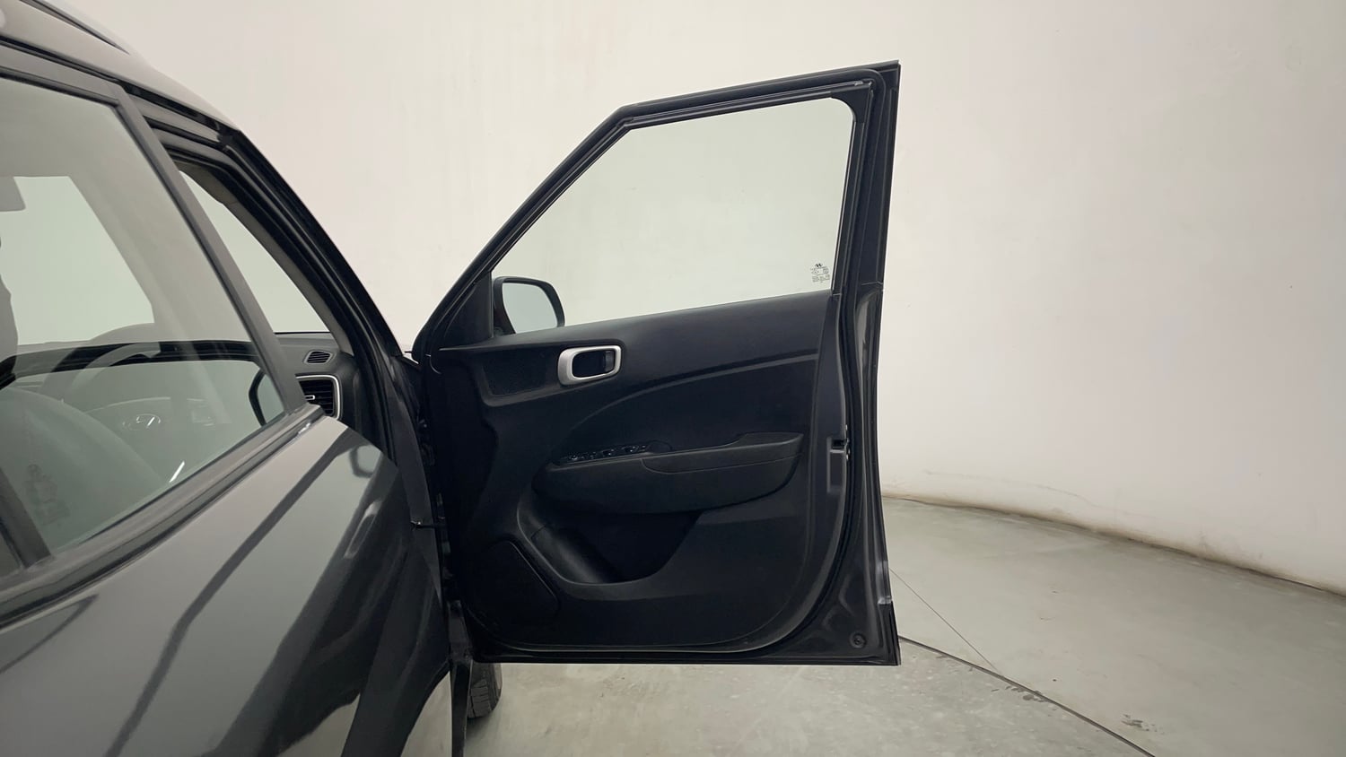 Used 2021 Hyundai Venue SX 1.0 Turbo Petrol Manual interior RIGHT FRONT DOOR OPEN VIEW