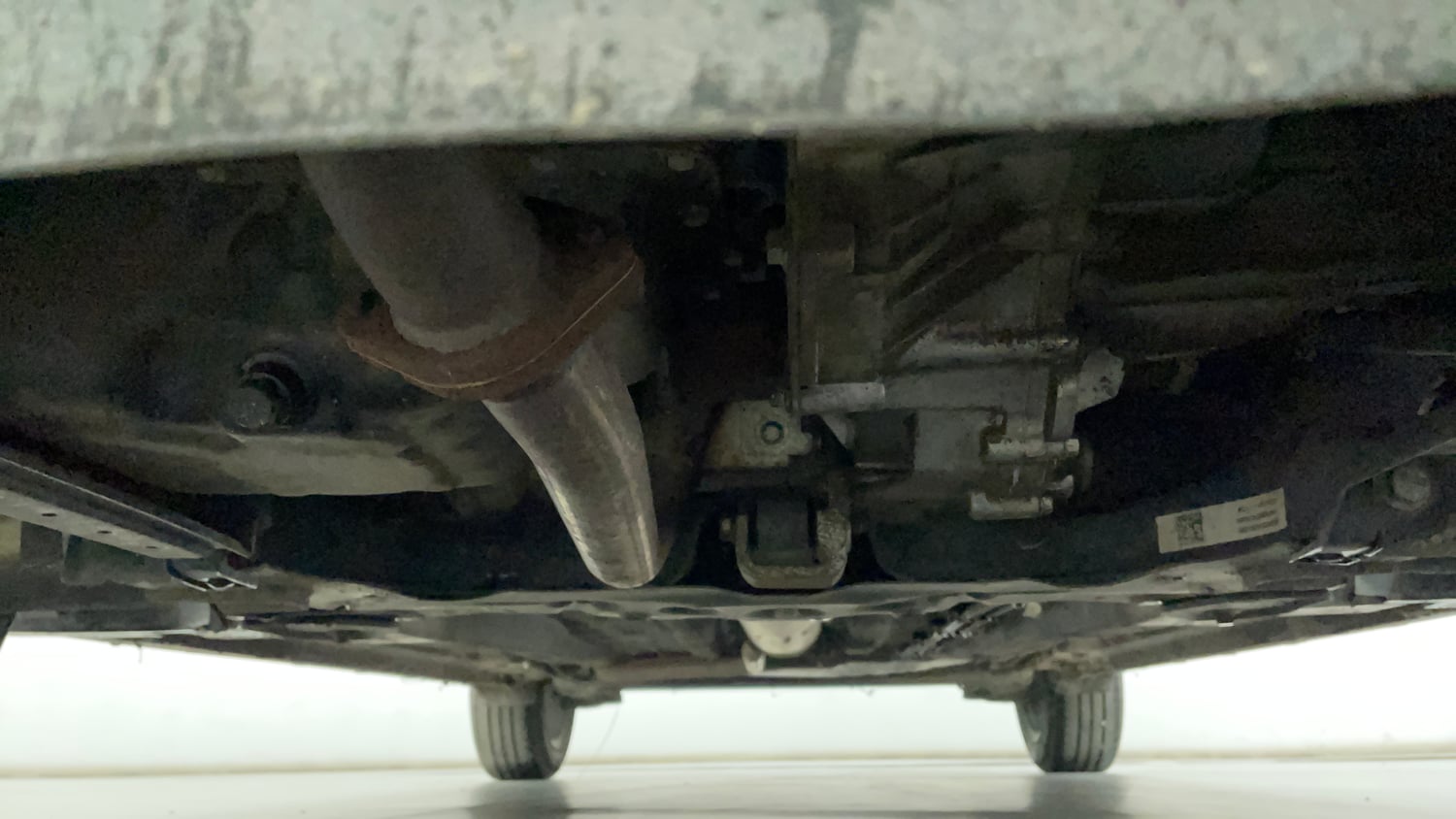 Used 2024 Tata Altroz XZ Plus (S) Dark Edition Petrol Manual extra FRONT LEFT UNDERBODY VIEW