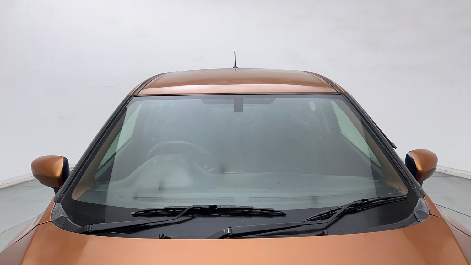 Used 2016 Maruti Suzuki Baleno Alpha 1.2 Petrol Manual exterior FRONT WINDSHIELD VIEW