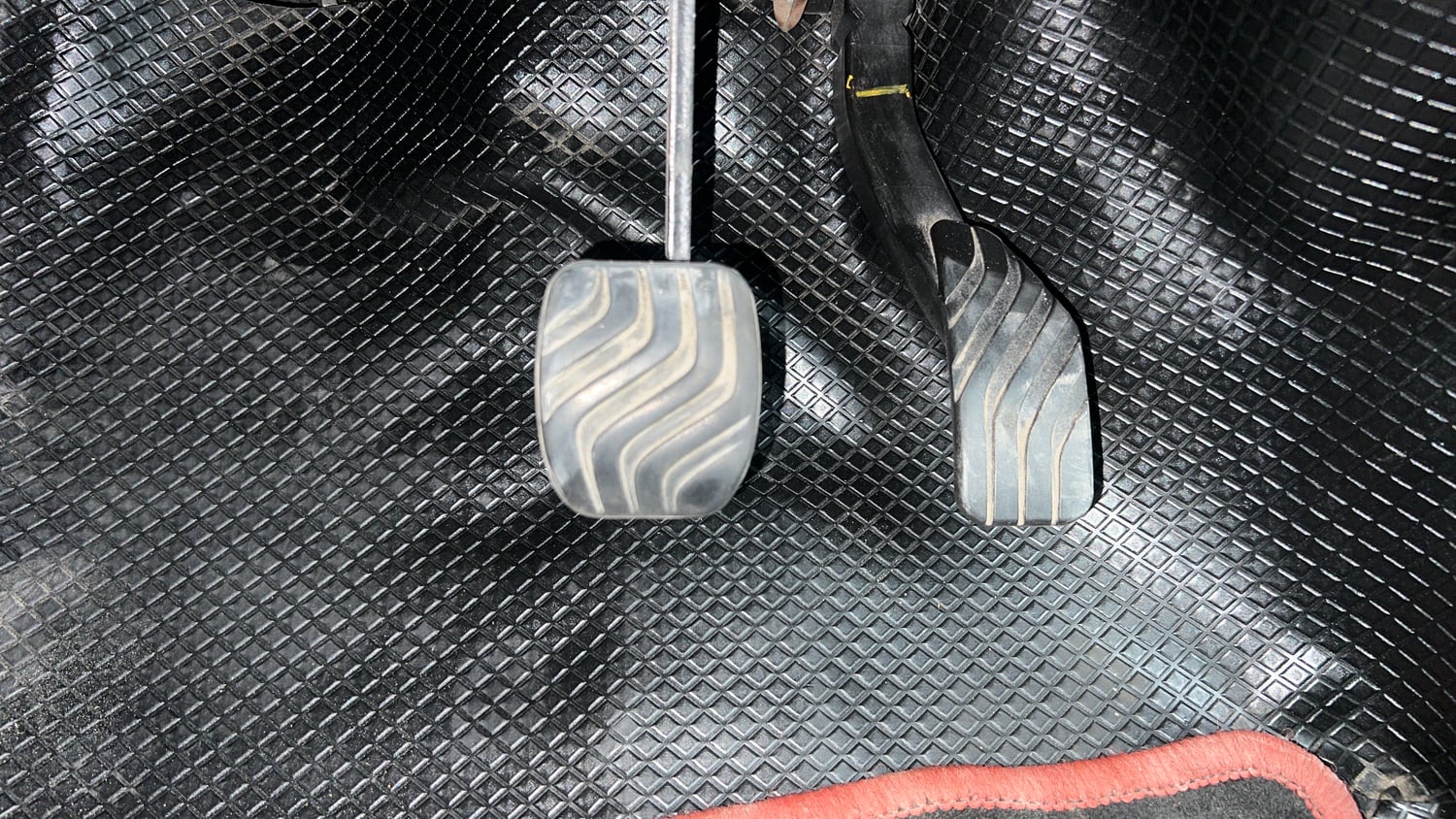 Used 2022 Renault Kwid RXT 1.0 AMT Opt Petrol Automatic interior PEDALS VIEW