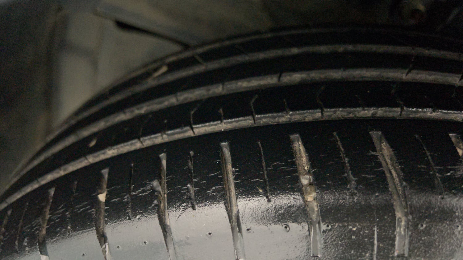 Used 2024 Toyota Glanza V AMT Petrol Automatic tyres LEFT FRONT TYRE TREAD VIEW