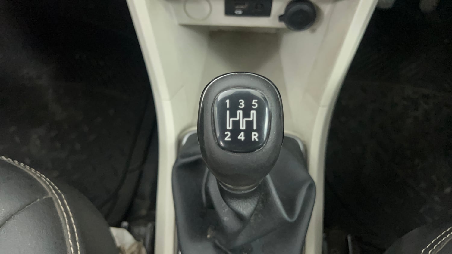 Used 2022 Tata Tigor XZ Plus CNG Cng Manual interior GEAR  KNOB VIEW
