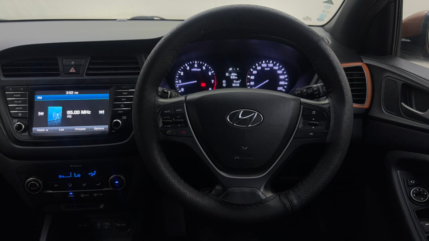 Used 2015 Hyundai i20 Active 1.2 SX Petrol Manual interior STEERING VIEW