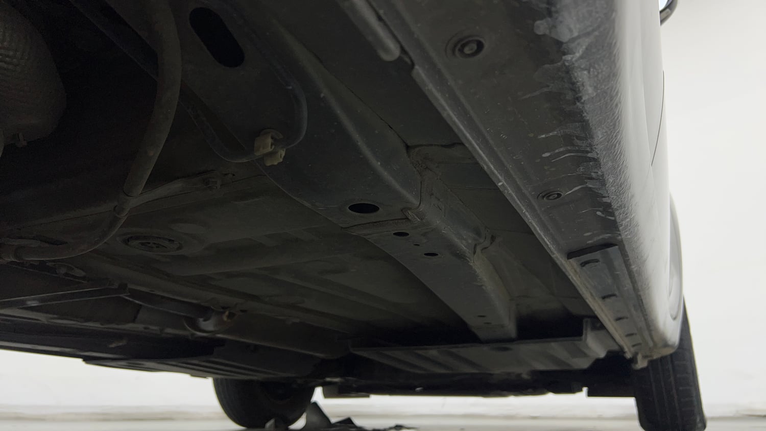Used 2021 Maruti Suzuki Swift VXi Petrol Manual extra REAR RIGHT UNDERBODY VIEW