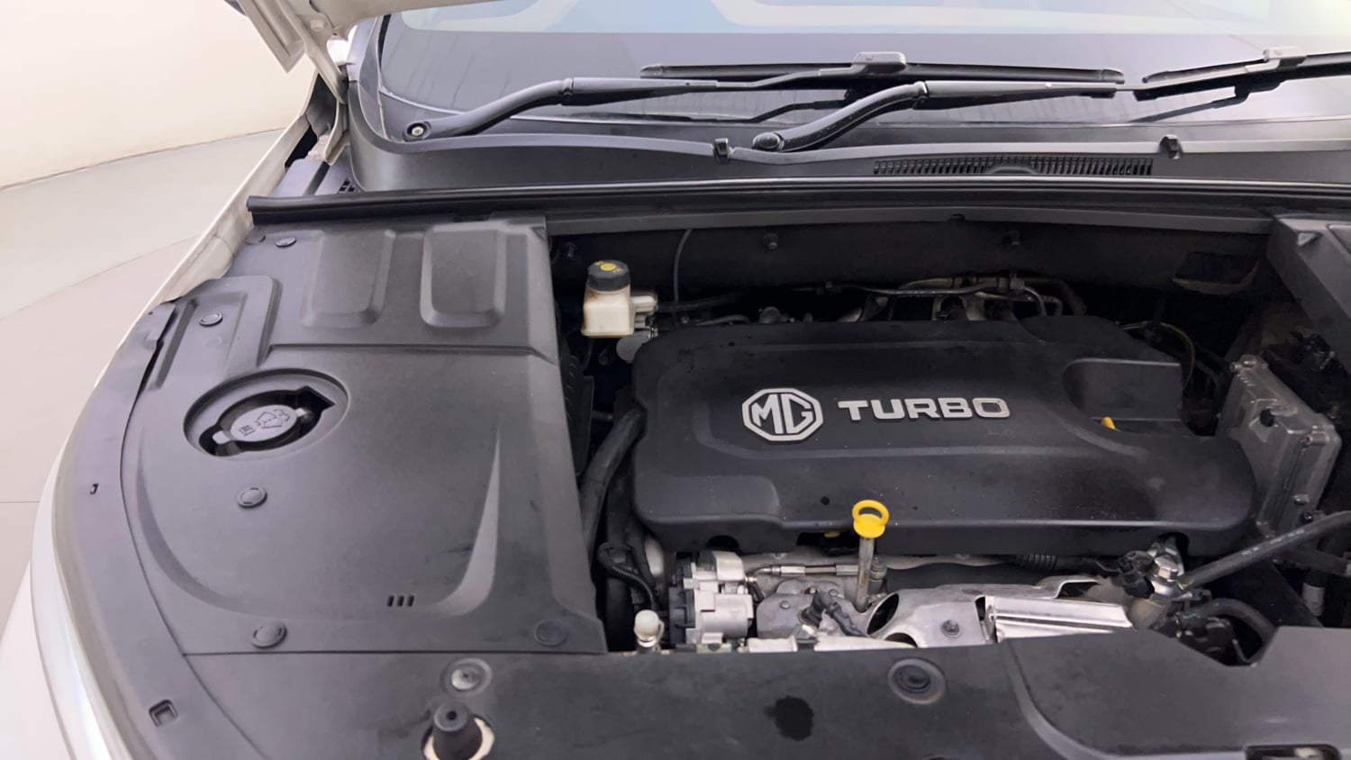 Used 2023 MG Motors Hector Plus Sharp Pro 2.0 Turbo Diesel 6 STR Diesel Manual engine ENGINE RIGHT SIDE HINGE & APRON VIEW