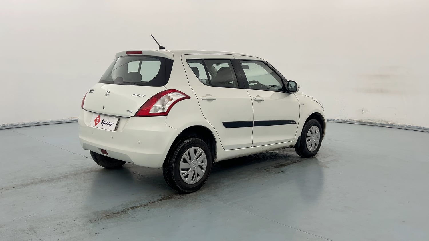 Used 2016 Maruti Suzuki Swift VDi Diesel Manual exterior RIGHT REAR CORNER VIEW