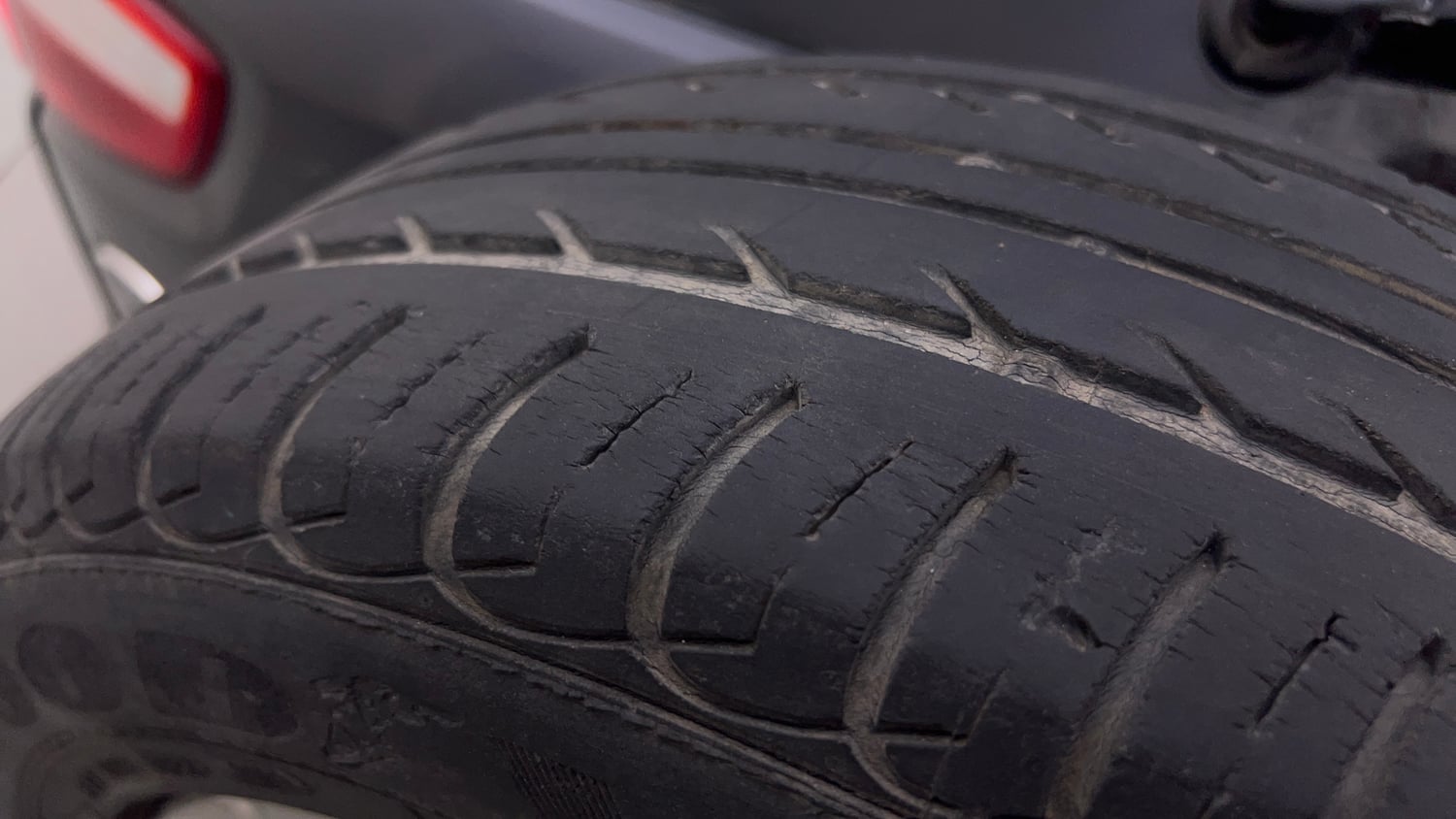 Used 2015 Ford EcoSport Titanium 1.5 Ti-VCT AT Petrol Automatic tyres SPARE TYRE VIEW