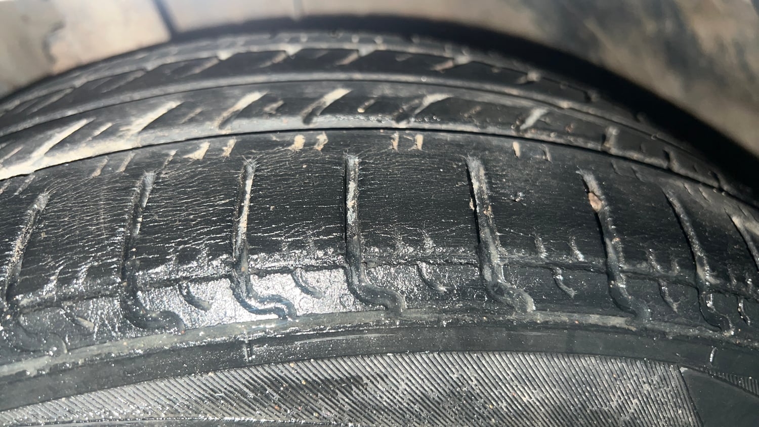 Used 2019 Maruti Suzuki Baleno Delta Petrol Manual tyres LEFT FRONT TYRE TREAD VIEW