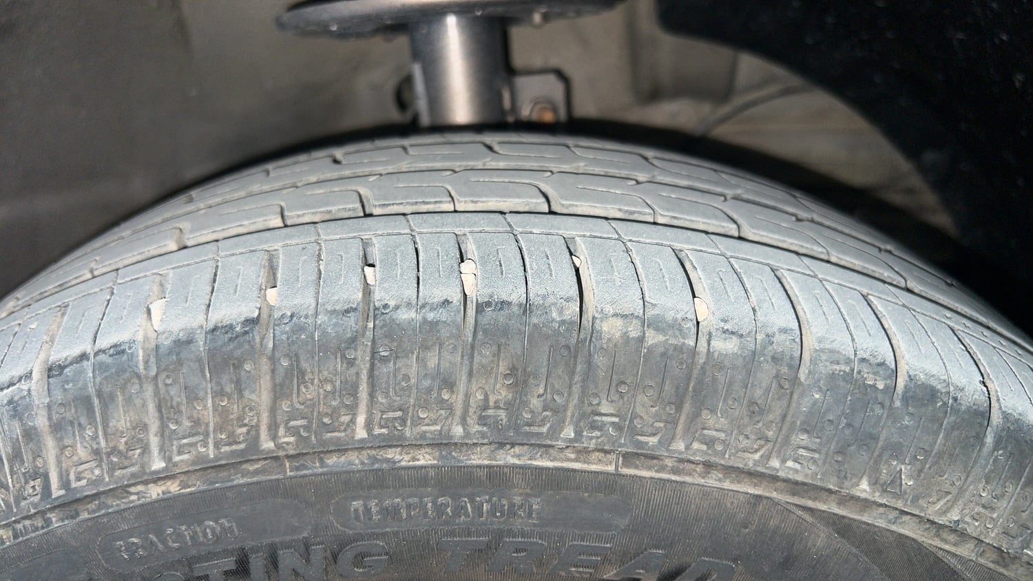 Used 2017 Maruti Suzuki Dzire ZXi Petrol Manual tyres RIGHT FRONT TYRE TREAD VIEW